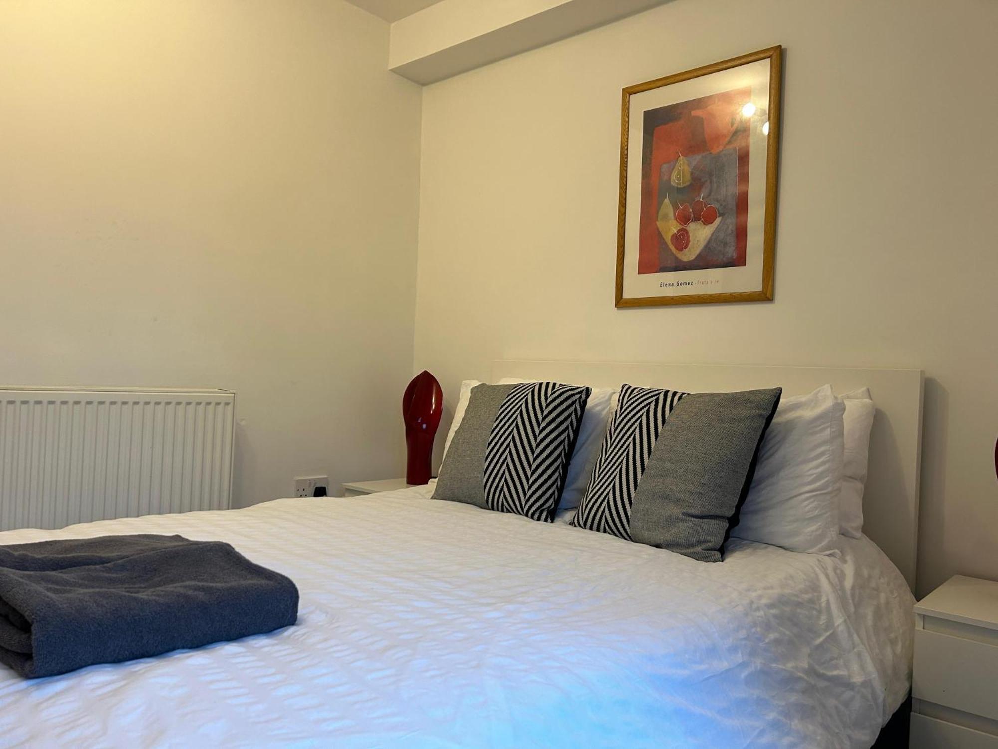 Lovely Serviced Apartment, Free Parking, Oxford Exteriör bild