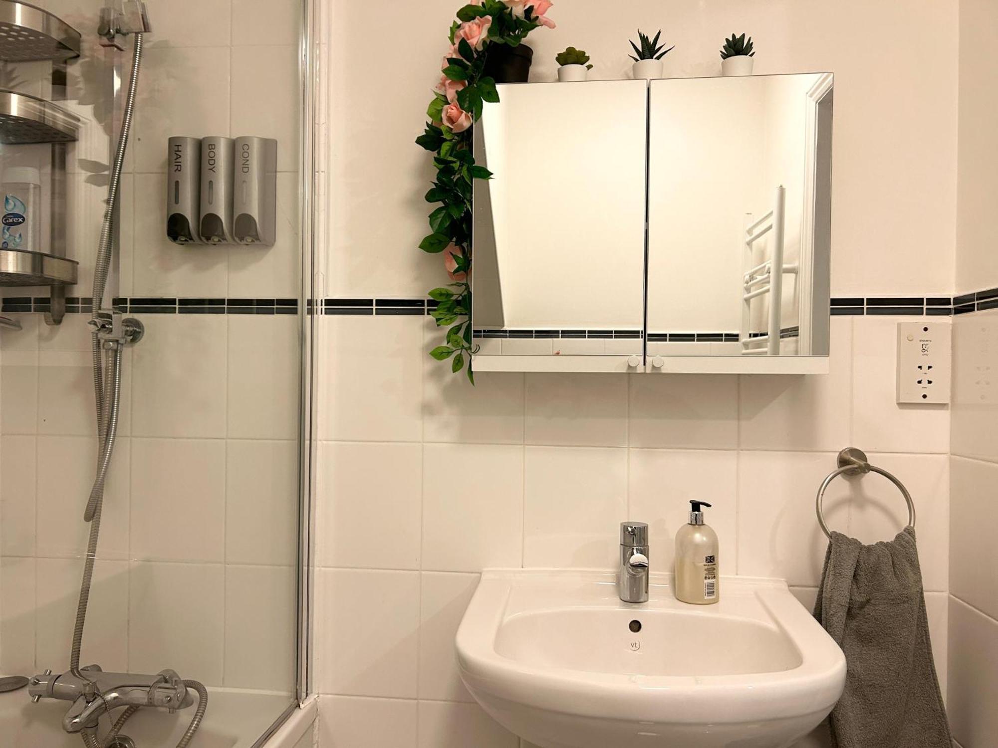 Lovely Serviced Apartment, Free Parking, Oxford Exteriör bild